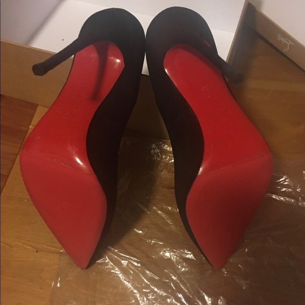 Authentic Christian louboutins )❌❌sold❌❌